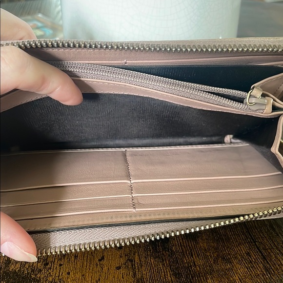 Gucci MicroGuccissima GG Dusty Pink Leather Bow Wallet Zipper Closure - Picture 10 of 11